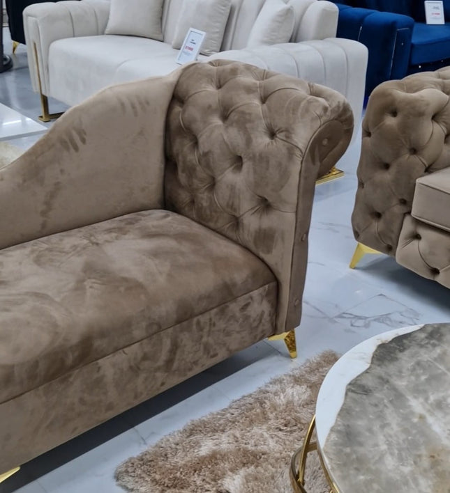 Chesterfield Chaise Lounge